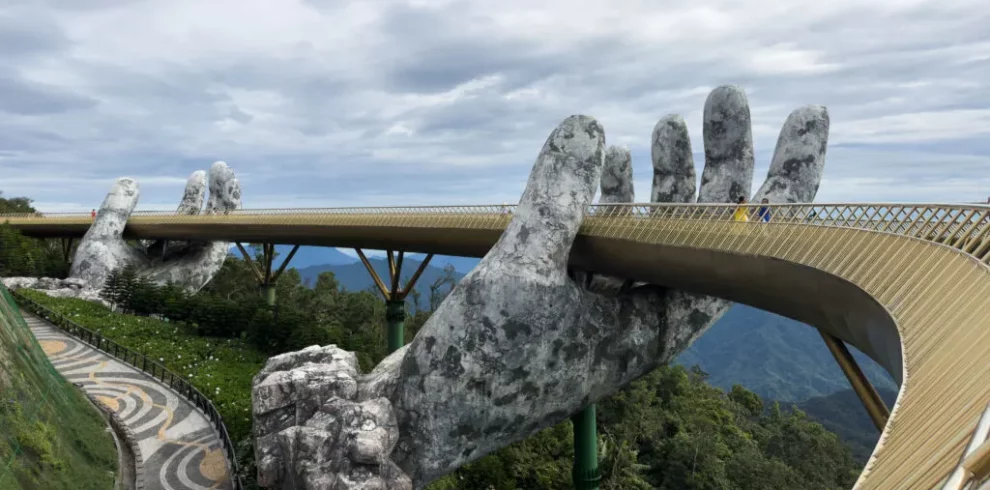 Golden Bridge - Ba Na Hills - Da Nang - Vietnam